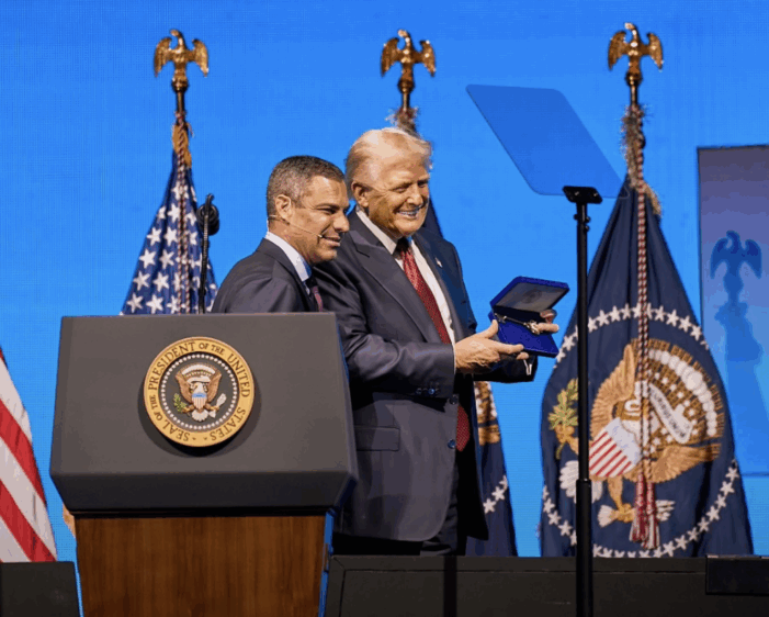Miami Mayor Francis Suarez gave Trump a key to city; gave us the finger Miami Mayor Francis Suarez gave Trump a key to city; gave us the finger