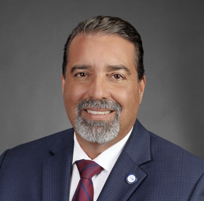 Miami-Dade School Board picked the safest choice for its new superintendent Miami-Dade School Board picked the safest choice for its new superintendent